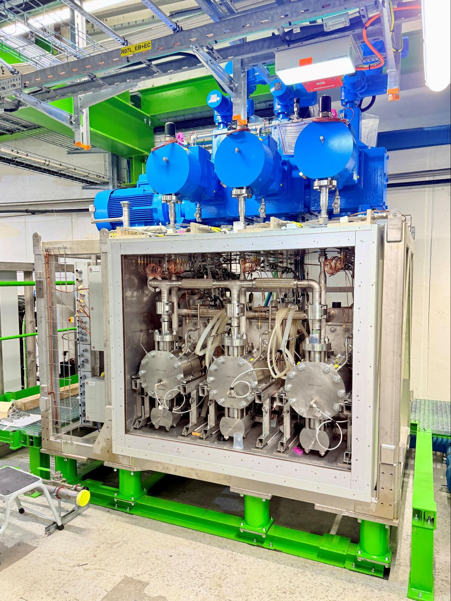 CO2 cooling plant in the CMS service cavern. (Photo by Jérôme Daguin)