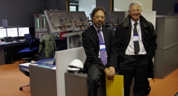 Tejinder Virdee (left) and Michel Della Negra in the CMS Control Room